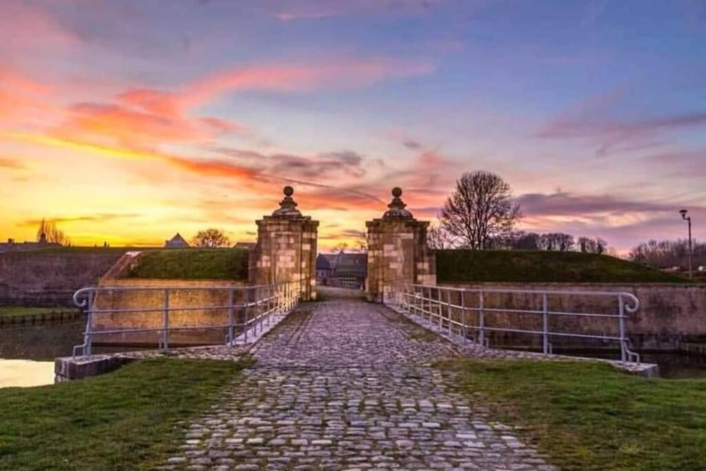 Au Coeur Des Remparts, Residence Du Chateau* Gravelines Exterior foto